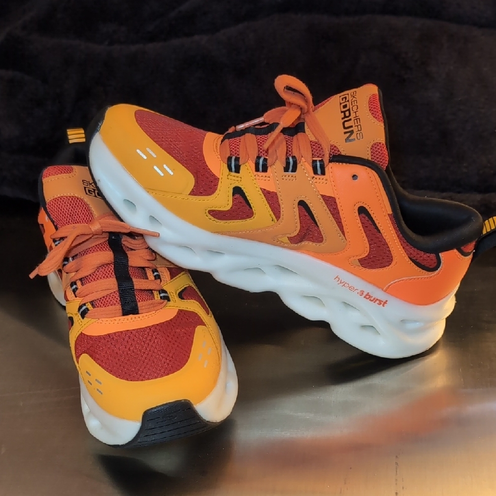 Skechers Snoop Dog Skechers Go Run Hyper Burst Athletic Shoes size 7